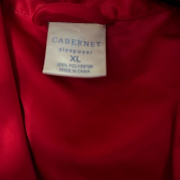Cabernet red ladies robe in the size extra large. - Picture 3 of 3